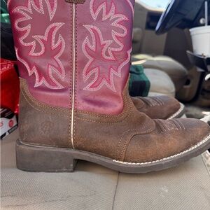 🤠Brown and Pink Western Boots🤠